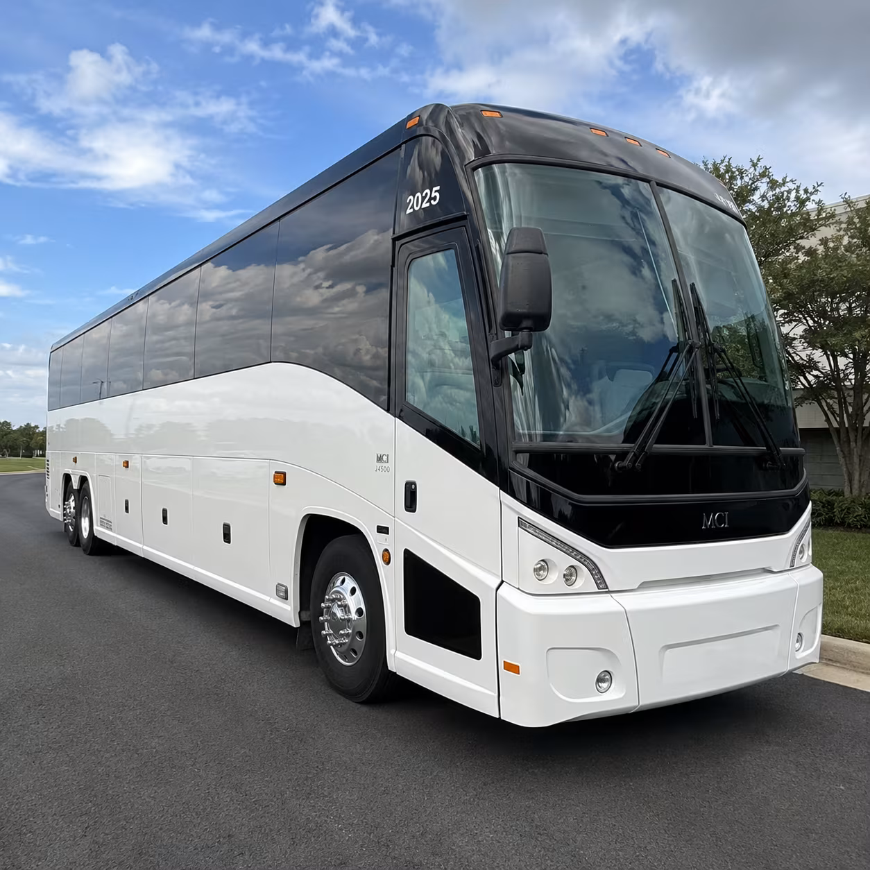 corporate airport transfer buses to fresno yosemite international fat